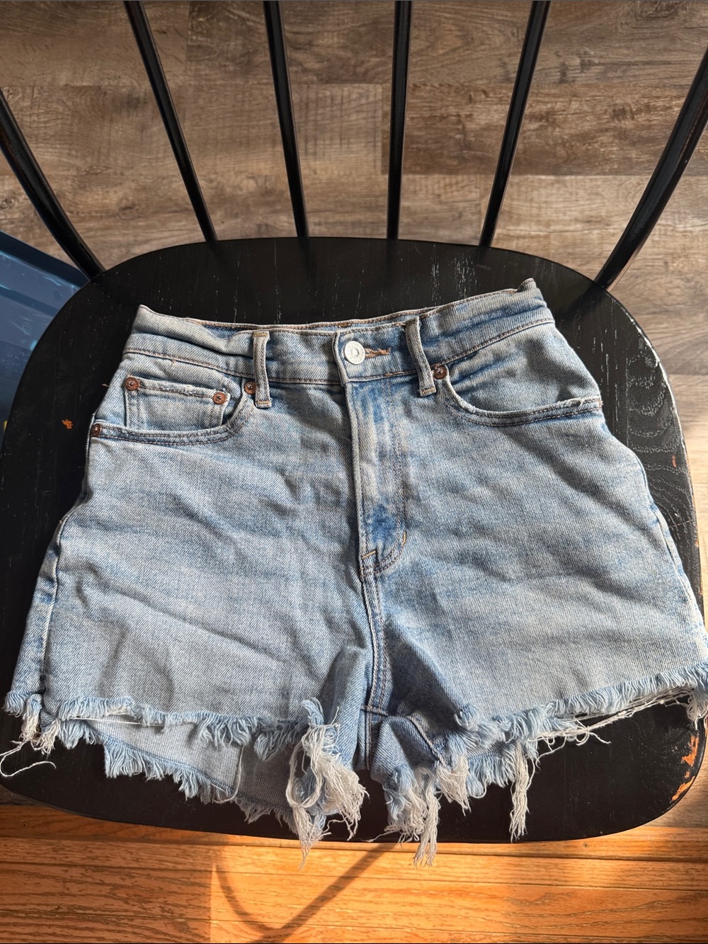American Eagle Outfitters Light Wash Frayed Denim Shorts